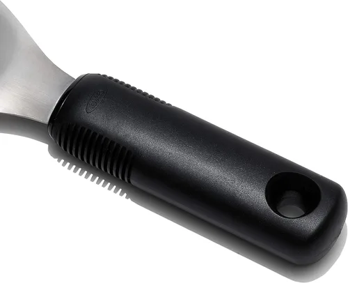 Vista 10 de OXO Good Grips - Pala de helado de acero inoxidable, talla única Agarre antideslizante, ancho. Cuchilla plana resistente, ideal para recoger