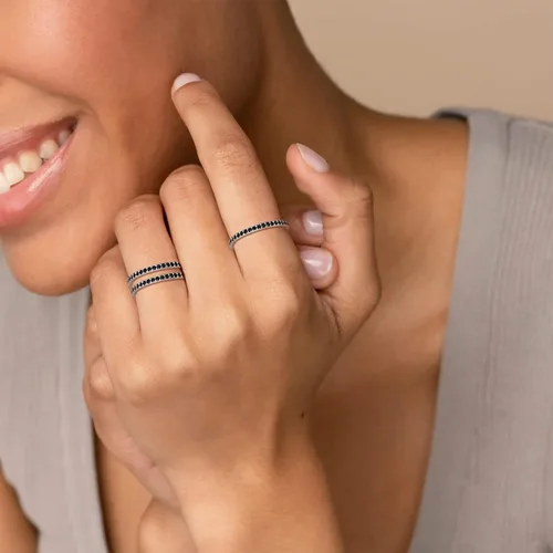 Vista 2 de ChicSilver Anillo apilable personalizado de plata de ley 925 con circonita cúbica de 0.079 pulgadas, anillo de compromiso de eternidad para mujer