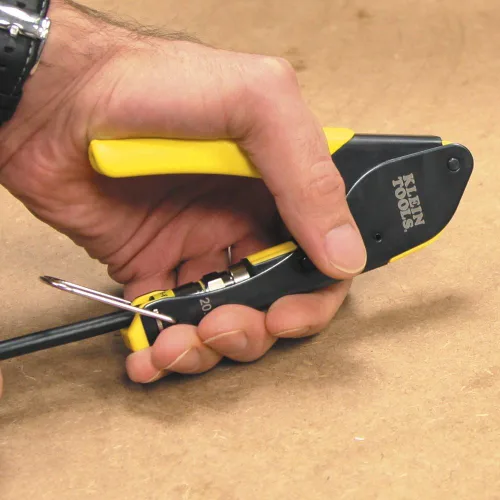 Vista 4 de Klein Tools Kit de instalación de cable coaxial + crimpador/pelador/cortador modulares