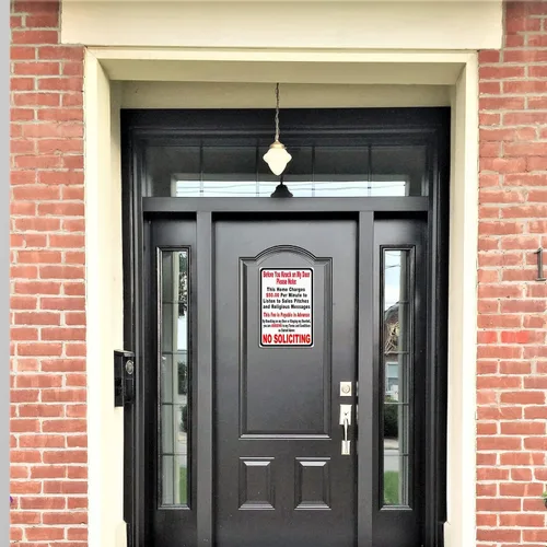 Vista 3 de Letrero de metal con texto en inglés "Before You Knock On My Door No Soliciting", de 8 x 12 pulgadas