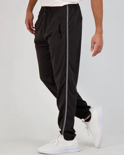 Vista 2 de Real Essentials Paquete de 3 pantalones deportivos de malla Tech para hombre con bolsillos (disponibles en tallas grandes y altas)