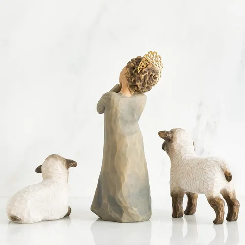 Vista 3 de Willow Tree Little Shepherdess, figuras de Belén esculpidas pintadas a mano, juego de 3 piezas