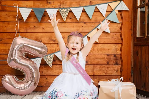 Vista 6 de Banda y Tiara de Cumpleaños de 5 Años con Vela, Banda de Cumpleaños de "Es Mi Cumpleaños" con Corona de Diamantes de Imitación y Globo para Niñas