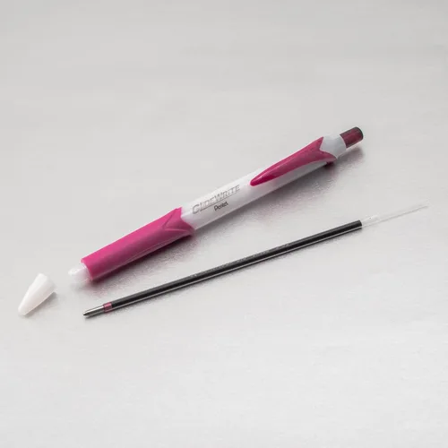 Vista 5 de Bolígrafo Pentel GlideWrite con tinta TechniFlo, (1.0mm) línea media, tinta burdeos, caja de 12 (BX910-BG)