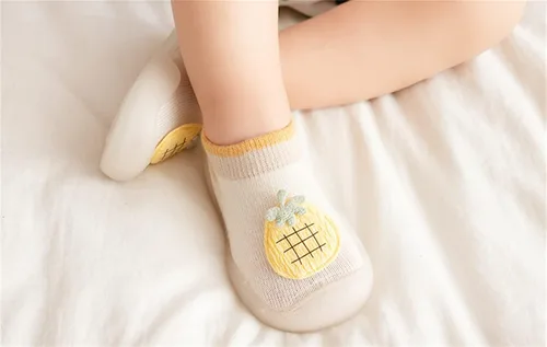 Vista 2 de Zapatos para bebés para caminar para niñas, talla 2, recién nacidos, primeros zapatos antideslizantes lindos de 0 a 3 años