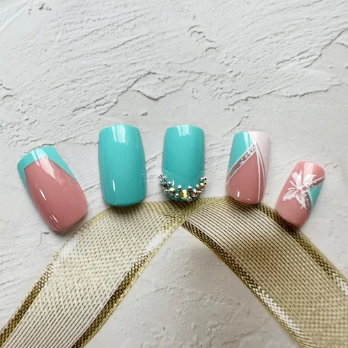 Vista 5 de Uñas postizas cuadradas medianas con punta francesa, uñas con pegamento, uñas postizas azul-verde con diseños de mariposas, uñas acrílicas