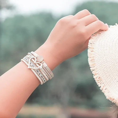 Vista 7 de FANCY SHINY Pulseras de cuero con forma de corazón, apilables, bohemias, pulseras de diamantes de imitación de resina de moda con cierre magnético