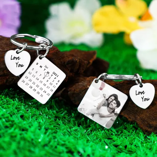 Vista 3 de Llavero unisex personalizable con calendario, foto o grabado