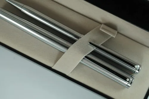 Vista 2 de Sheaffer Limited Collections Intensity 9241 Diamond cut Grabado Barrel Duo de bolígrafo y bolígrafo