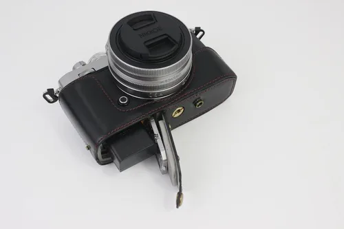 Vista 4 de Funda Z fc Zfc, BolinUS hecha a mano de piel sintética para cámara de cuerpo completo para Nikon Z fc Zfc con versión de apertura inferior de lente