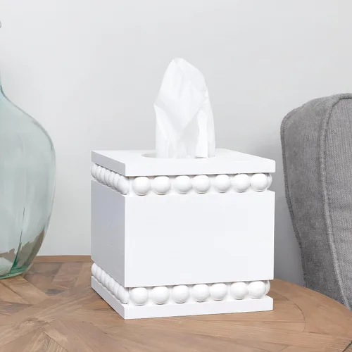 Vista 2 de AuldHome Design Cubierta cuadrada para caja de pañuelos con cuentas (blanca); soporte de pañuelos de madera rústico de granja