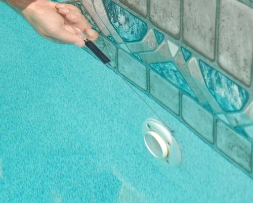 Vista 3 de Leakmaster Kit de detección y reparación de fugas de piscina - Jeringa de prueba de tinte con botella de repuesto de 8 onzas y masilla epoxi