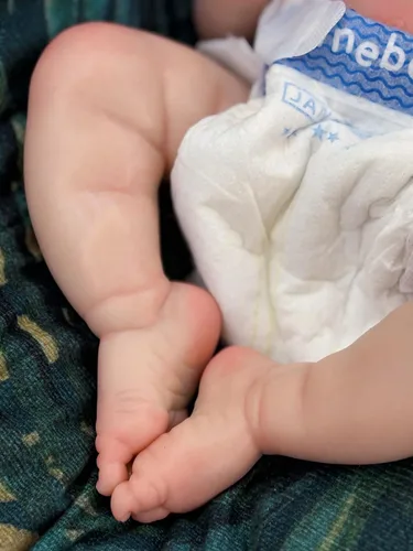 Vista 4 de Abenduot Muñecas bebé de silicona de 18 pulgadas Pascale niña de cuerpo completo, muñecas recién nacidas anatómicamente correctas con boca abierta