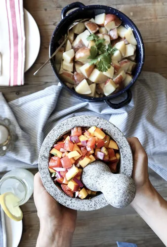 Vista 9 de Imusa USA Molcajete de granito con molinillo de especias de 15.24 cm, gris (Paquete de 4)