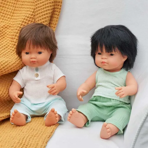 Vista 4 de Miniland Muñeca Niño Asiático 15'' (Caja) - Hecho en España, Anatómicamente Correcto, Calidad