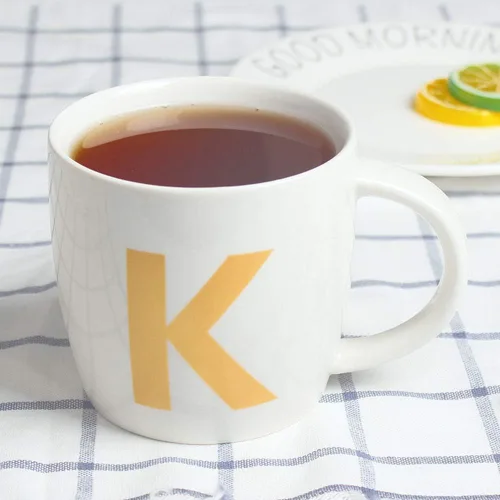 Vista 5 de ZaH Taza de café de 16 onzas, taza de cerámica del alfabeto ABC para mujeres, hombres, niños y niñas, decoración del hogar, taza inicial A-Z (A)