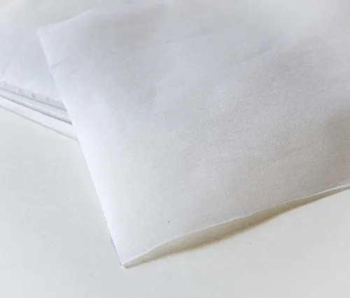 Vista 7 de MAROBEE Interfaz fusible de color blanco, ligero, no tejido, para proyectos de costura y acolchado, adhesivo ultra adhesivo para planchar por un