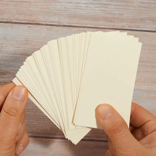 Vista 3 de Paquete de 100 tarjetas pesadas de cartulina en blanco, crema, 2 x 3.5 pulgadas
