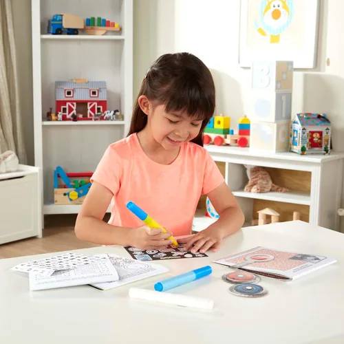 Vista 2 de Melissa & Doug, On The Go Secret Decoder, Set de actividad de lujo y juguete súper detective