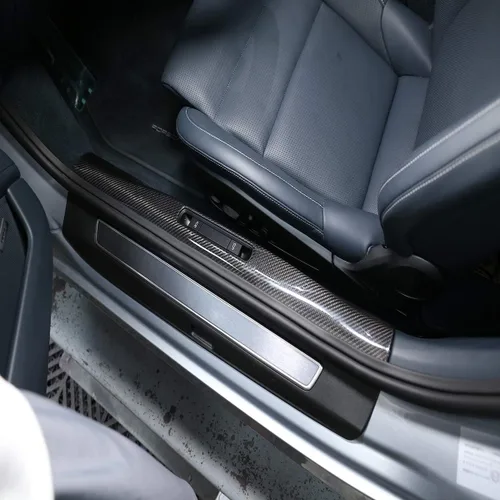 Vista 4 de YIWANG 100% de fibra de carbono real borde de la puerta Scuff Plate Insert Trim para Porsche 911 2019 2020 (interior)