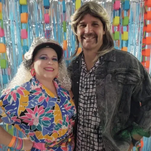 Vista 8 de ALLAURA Pelucas rubias de estilo mullet para hombre, para disfraces de los años 70 u 80, accesorio de fiesta elegante, para cosplay, peluca de Joe