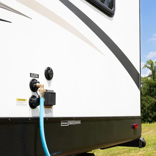 Vista 7 de Camco 22507 - Codo de manguera de 90 grados para RV — Construcción de latón macizo — Certificado libre de plomo — Cuenta con conveniente conector