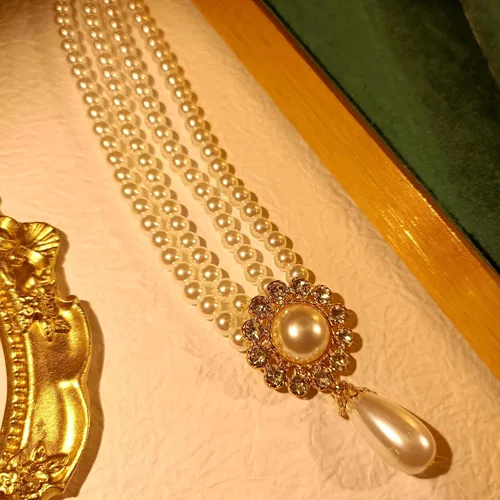 Vista 7 de Gargantilla de perlas de doble capa estilo princesa vintage con colgante de gota de girasol