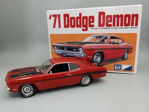 Vista 5 de MPC 1971 Dodge Demon Kit de modelo a escala 1:25