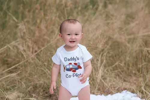 Vista 3 de Custom Party Shop Baby Boy Co-Pilot Onepiece