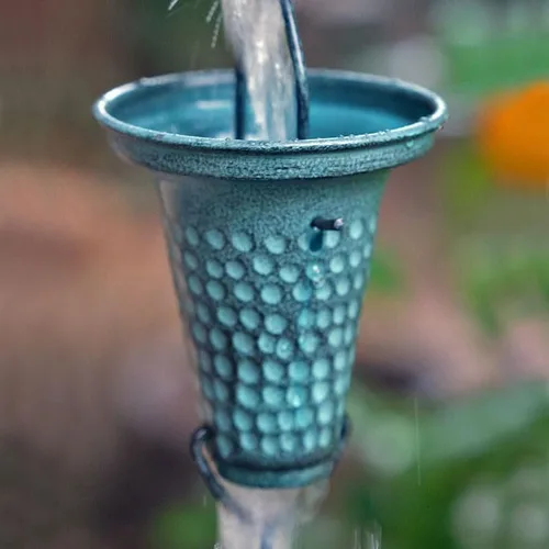Vista 6 de Nutshell Stores Flare Cups Cadena de lluvia - Bronce - 8 pies