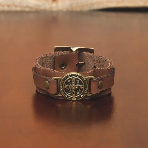 Vista 7 de Intercession Pulsera de protección de cuero genuino de San Benito, fabricada en Brasil, Madera