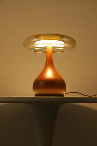 Vista 5 de Lámpara de mesa pequeña para dormitorio - lámpara de mesa con base de madera en forma de hongo lágrima, pantalla de vidrio ámbar, LED de tres