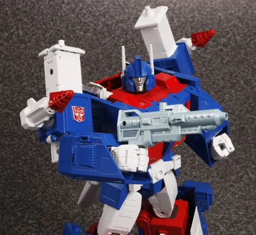 Vista 4 de Figura de acción Transformers Masterpiece colección japonesa, Ultra Magnus MP-22 [edición Perfect]