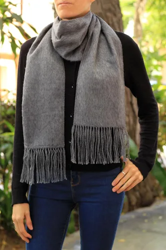 Vista 2 de Lana de alpaca peruana - Bufanda unisex tejida con flecos cepillados (9 x 74 pulgadas)