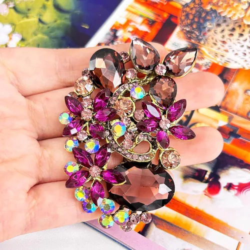 Vista 2 de SELOVO Broche de diamantes de imitación con diseño de flores, tono dorado vintage