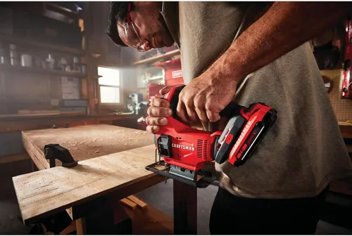 Vista 9 de CRAFTSMAN Kit de sierra caladora inalámbrica V20, 3 ajustes orbitales, hasta 2,500 SPM, batería y cargador incluidos (CMCS600D1)