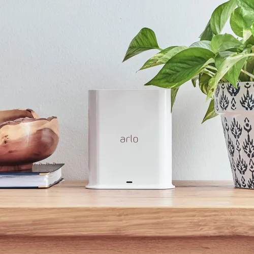 Vista 4 de Estación de carga Arlo Accessory carga hasta dos baterías, compatible solo con Arlo Ultra, VMA5400C
