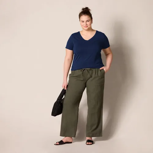 Vista 7 de Tienda Essentials Women's Regular-Fit Short-Sleeve T-Shirt (Crewneck and V-Neck Options), Multipacks