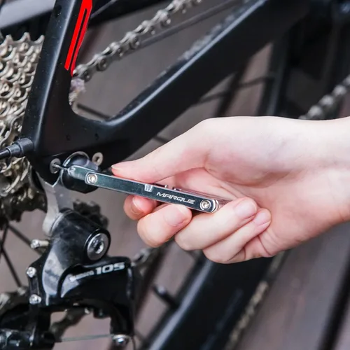 Vista 7 de MARQUE Multiherramienta 10 en 1 para bicicletas, kit de reparación de mini 10 herramientas para bicicletas de carretera y montaña.
