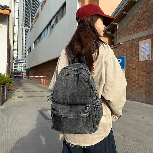 Vista 2 de Mochila de mezclilla vintage para mujeres y hombres, linda mochila Y2k Jeans Bookbag Preppy Moda Viaje Retro Mochila de hombro, Negro -, Mediana