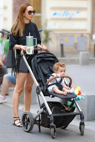 Vista 3 de Universal Cup Holder for Stroller, Bike, Scooter & Wheelchair – Compatible with Stanley, Hydroflask, Yeti, Owala – 360° Rotating, Anti-Shake, Spill