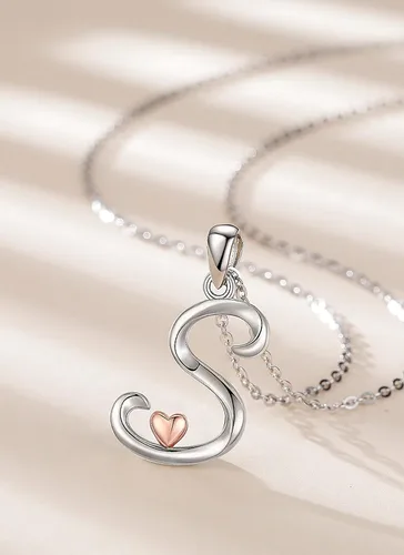 Vista 2 de CELESTIA Collares con iniciales de plata de ley 925, 26 letras con corazón de oro rosa, cadena de 18 pulgadas