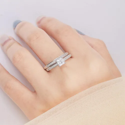 Vista 6 de AVECON Anillo de compromiso de corte princesa de 1.35 quilates de plata de ley 925 para mujer, juego de anillos de boda de circonita cúbica, tallas