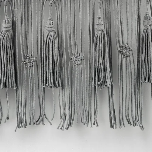 Vista 6 de Lush Decor Cenefa de algodón con borlas de macramé bohemio/cortina de cocina/decoración de pared, 30 pulgadas de largo x 40 pulgadas de ancho, gris