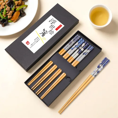 Vista 5 de Antner 5 pares de palillos de bambú reutilizables, exquisitos palillos de estilo japonés con caja negra para sushi, ramen, olla caliente y comedor