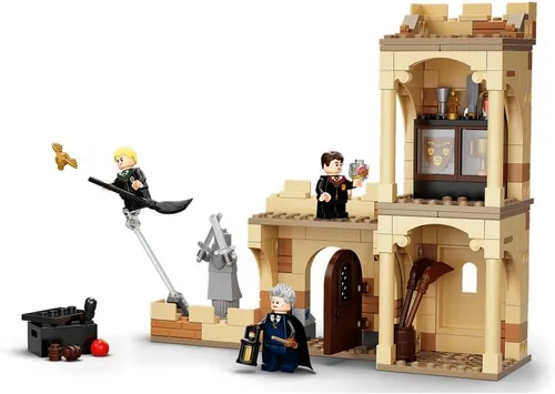 Vista 6 de LEGO Harry Potter Hogwarts: First Flying Lesson 76395 Kit de construcción (264 piezas)