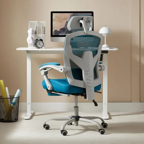 Vista 6 de Silla de oficina ergonómica de malla con almohada de apoyo lumbar y reposapiés retráctil, diseño de respaldo alto transpirable, silla reclinable Azul