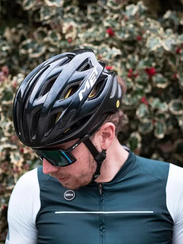 Vista 4 de MET Estro MIPS Casco, blanco holográfico brillante, talla S Cascos de bicicleta