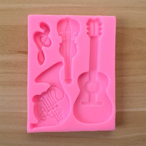 Vista 5 de Instrumentos musicales hechos a mano Molde de resina Guitarra Violín Llavero Colgante de resina epoxi Molde de fundición de joyería Herramientas