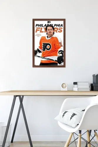 Vista 6 de Trends International Póster de pared de la NHL Philadelphia Flyers - Travis Konecny Feature Series 23 Versión enmarcada de caoba